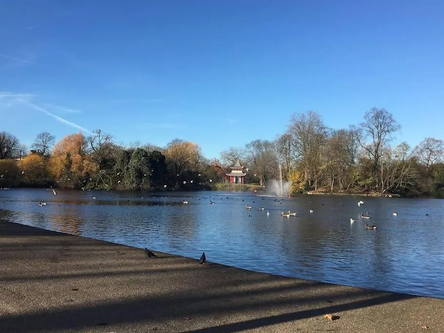 Victoria Park 1 Bedroom Flat London 0*,  United Kingdom