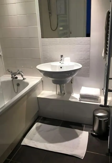 Victoria Park 1 Bedroom Flat London