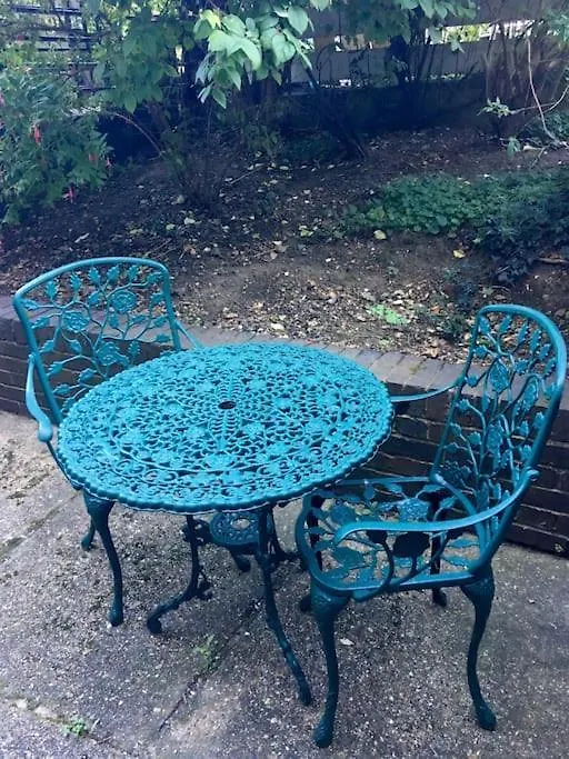 Victoria Park 1 Bedroom Flat London Apartment